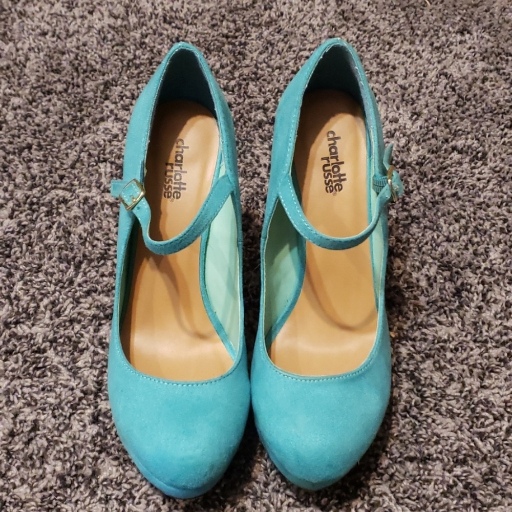 Heels - Picture 2 of 3